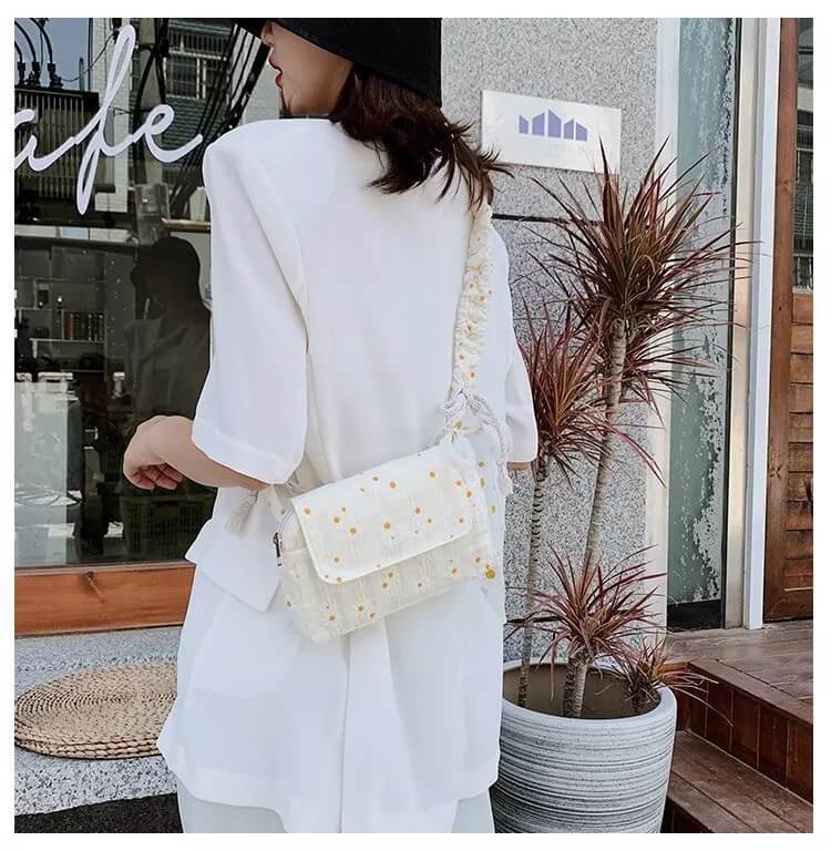 White Tanuki Adjustable Daisy Shoulder Bag