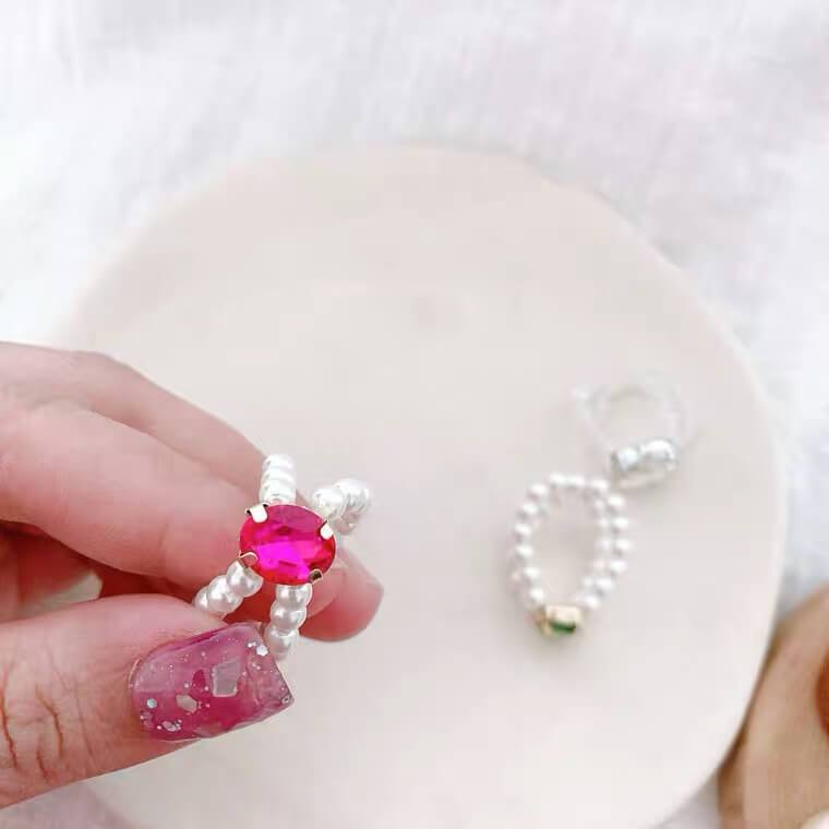 White Tanuki Pink / Standard Beaded Gemstone Rings