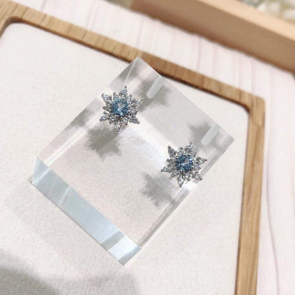White Tanuki Silver Snowflake Earrings