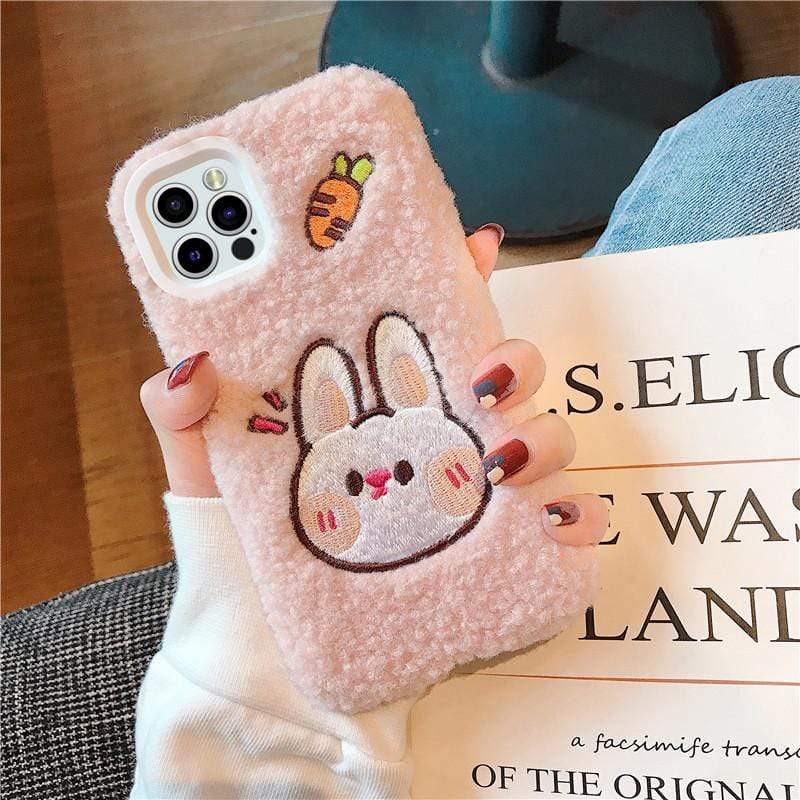 White Tanuki 苹果12 Pro Max 刺绣毛绒兔子 粉色 / Bunny Fluffy Snacks Phone Case
