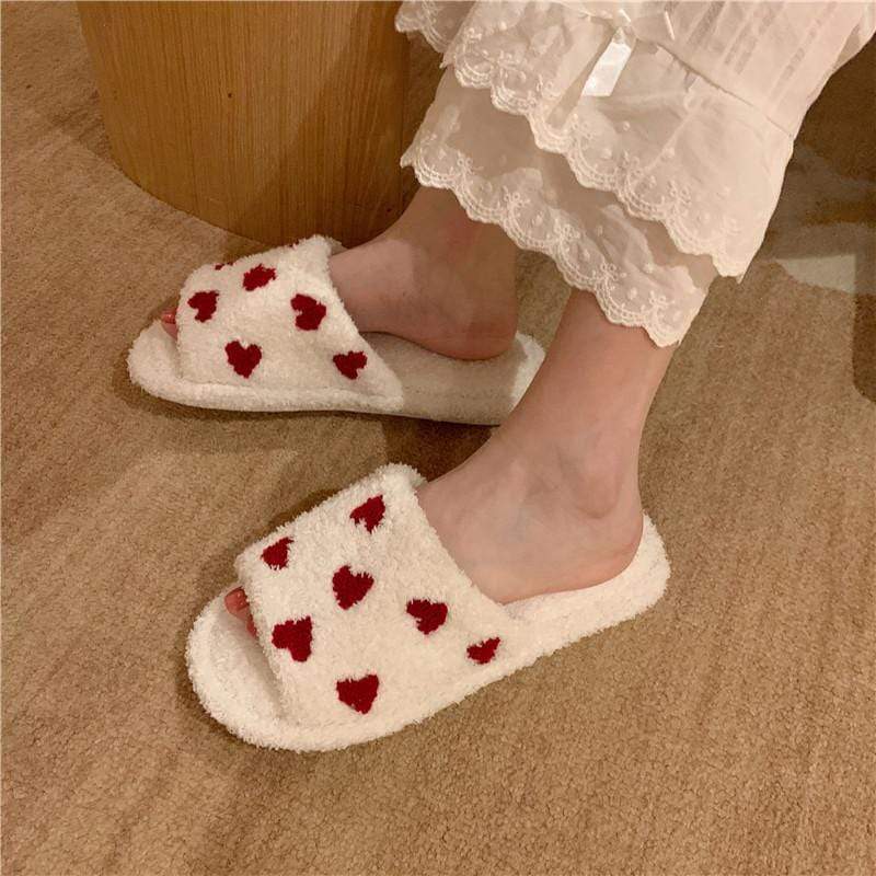 White Tanuki 36-37(适合35-36的脚） / 白色 Red Hearts Slippers