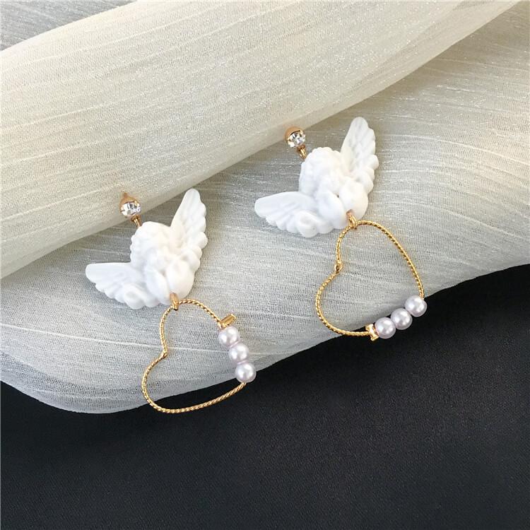 Angel x Hearts Earrings | White Tanuki