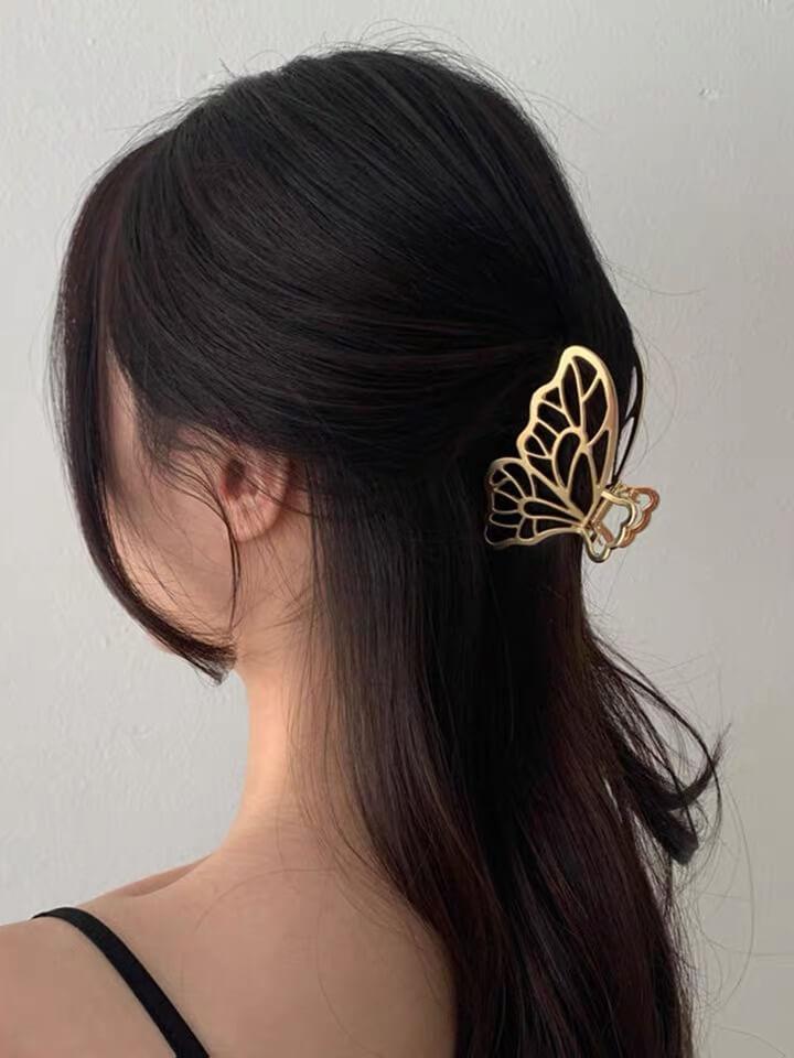 White Tanuki Complex Gold Hollow Butterfly Hair Clips