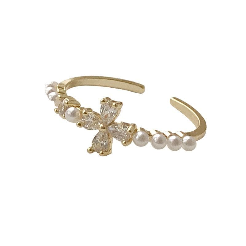 White Tanuki Delicate Pearl Rings