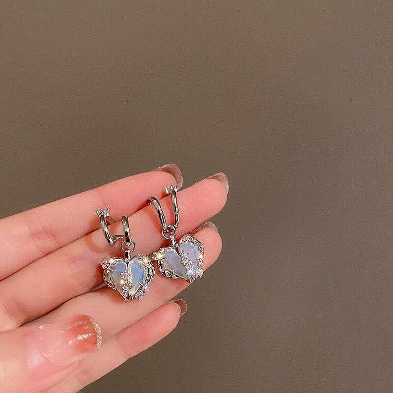White Tanuki Frozen Hearts Earrings
