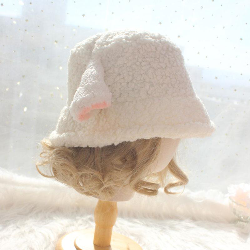 White Tanuki [HANDMADE] Lamb Bucket Hat