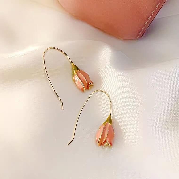 White Tanuki Pastel Tulip Earrings