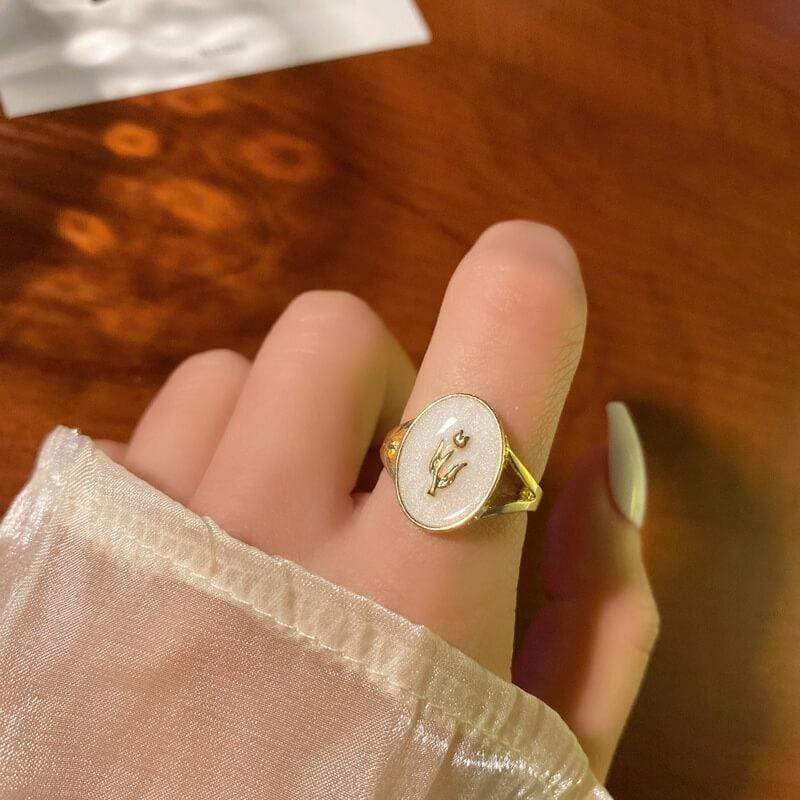 White Tanuki Rose Ring