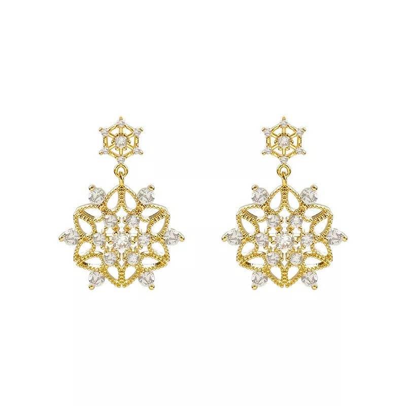 White Tanuki Snowflake Earrings