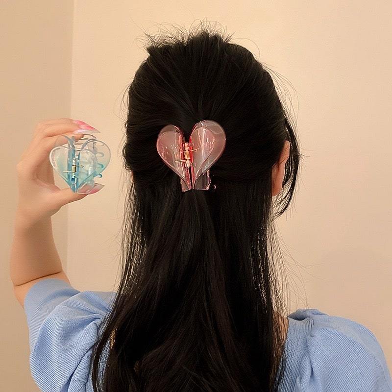 White Tanuki Transparent Heart Claw Clip