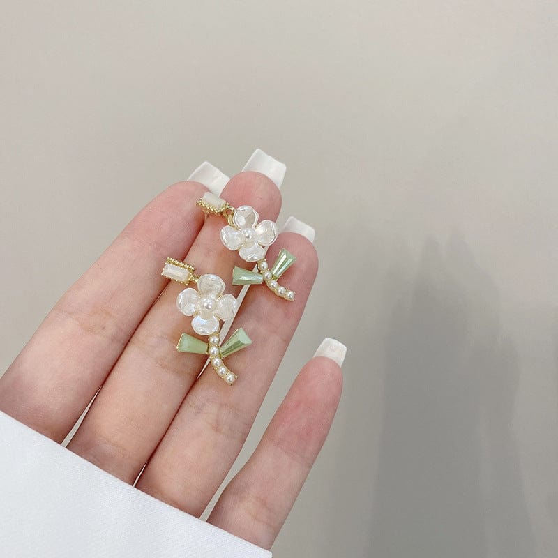 White Tanuki White Blossom Earrings