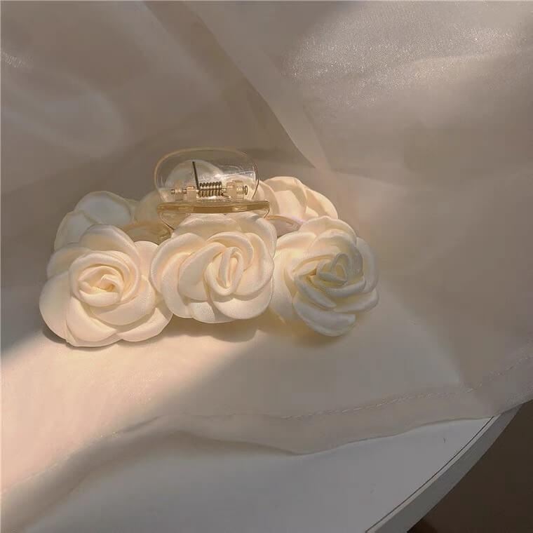 White Tanuki White Roses Claw Clip